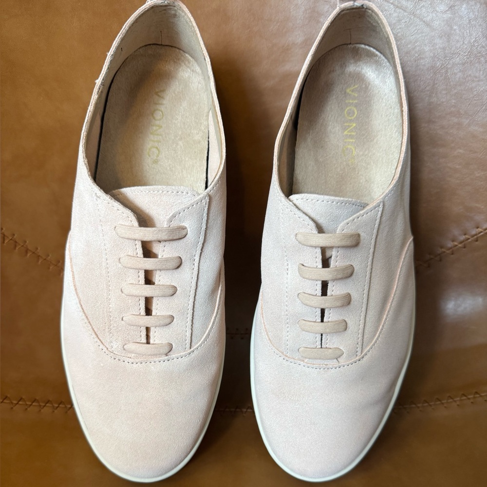 Vionic Women's Sneakers in Light Pink